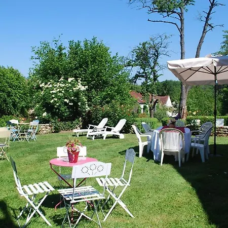 Aux Fleurs De Cerises Bed & Breakfast *